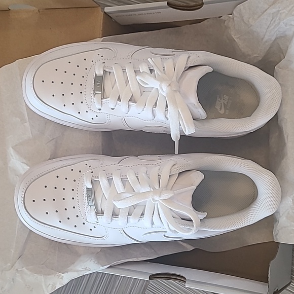 Nike Air Force 1 BNIB Ladies - Picture 5 of 5